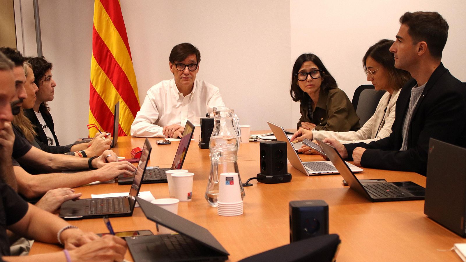 El president Illa presideix la reunió de seguiment del pla Inuncat a la seu del Departament d'Interior