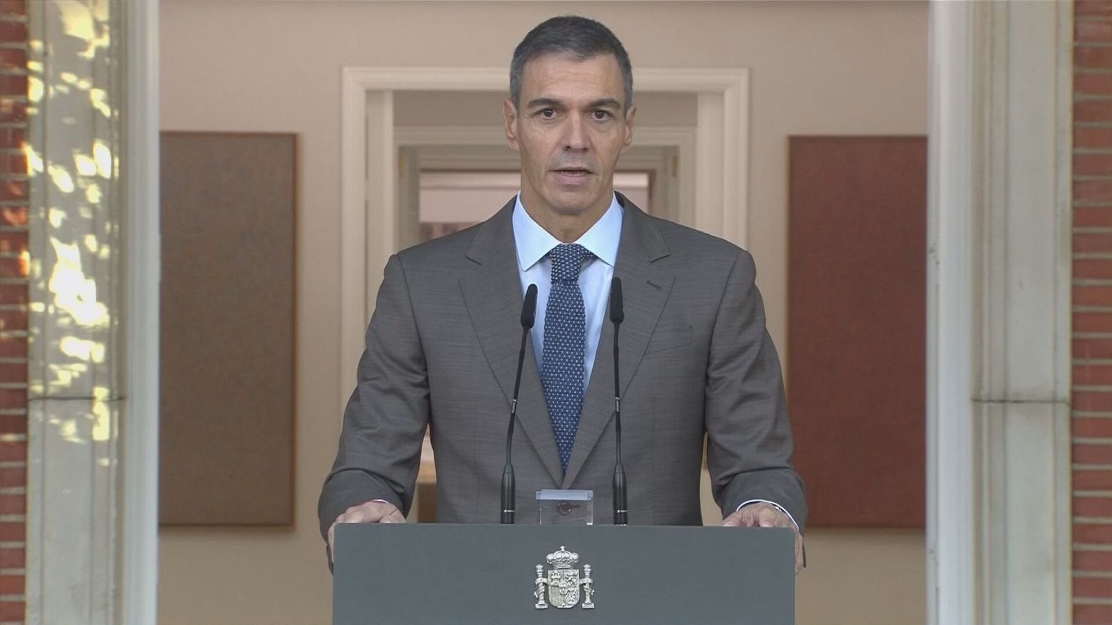 El president del govern, Pedro Sánchez, en la compareixença institucional aquest dilluns al matí