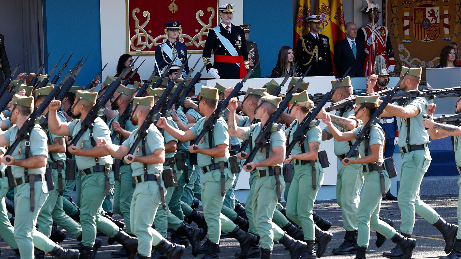 El desfile del 12 de octubre: quién participa La Legión a su paso por la tribuna real durante el desfile de las Fuerzas Armadas con motivo de la Fiesta Nacional este domingo en Madrid