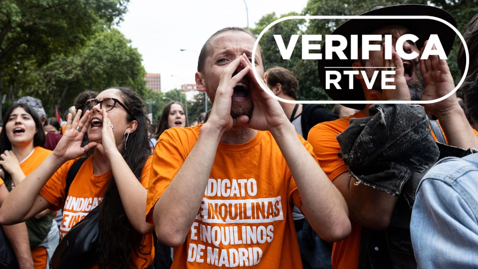 Manifestantes con la camiseta del Sindicato de Inquilinas el 3 de octubre en Madrid