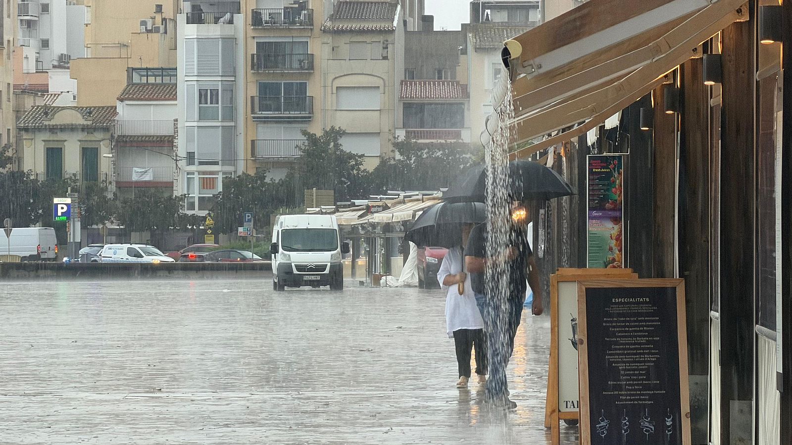 La pluja caient amb intensitat a Blanes