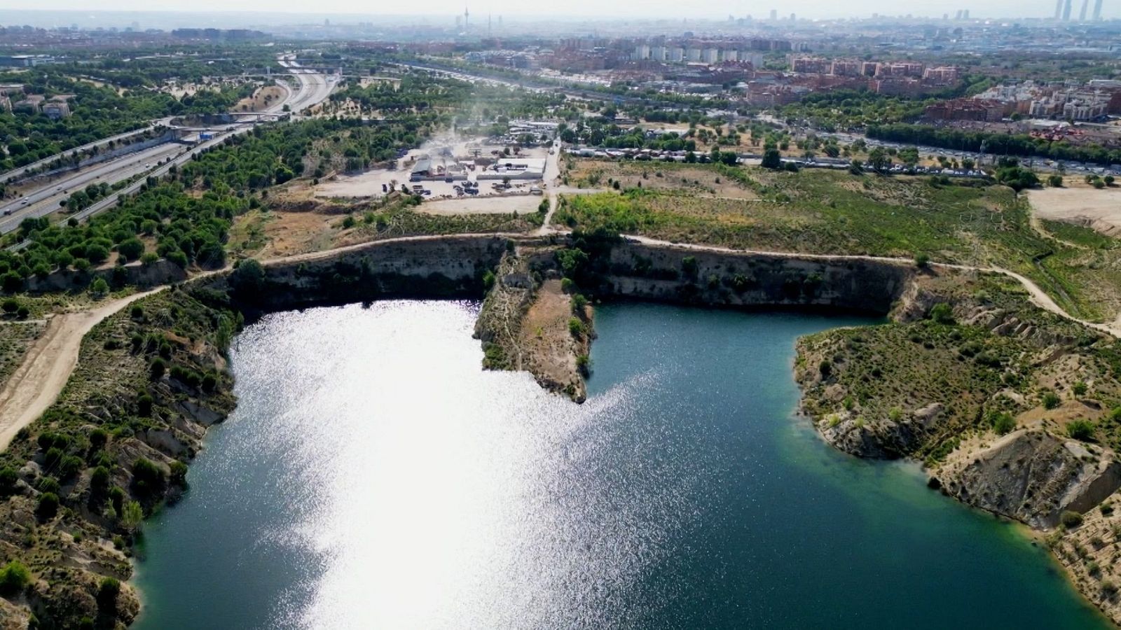 Les Lagunas de Ambroz són un espai renaturalitzat d’alt valor ecològic, que constitueix un refugi de biodiversitat i un espai de connectivitat ecològica.