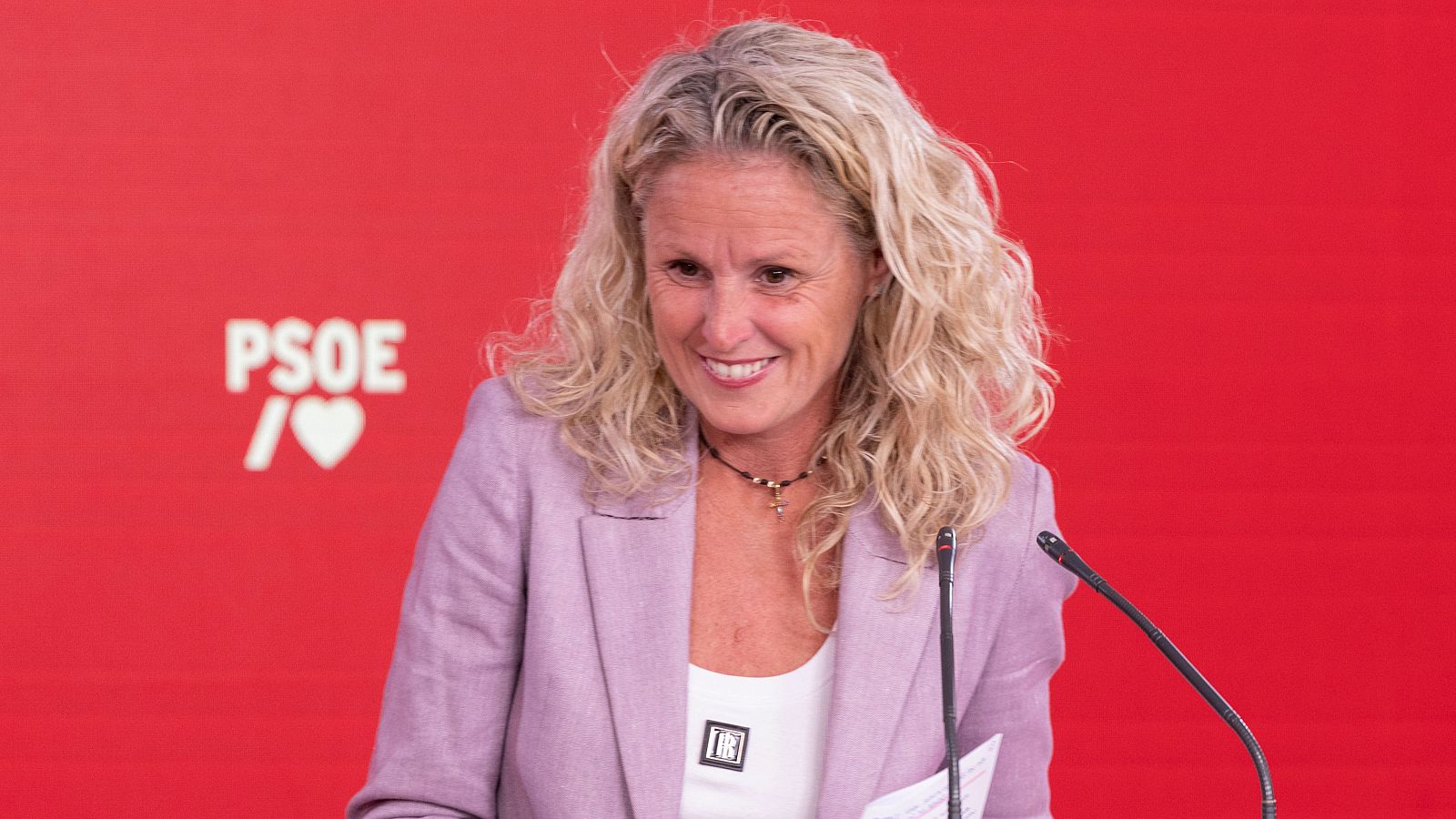 La portaveu de l'executiva del PSOE, Montse Mínguez, en roda de premsa a Ferraz
