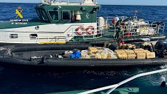 Detenidos los ocho tripulantes de una narcolancha con más de tres toneladas de hachís frente a la costa de Huelva