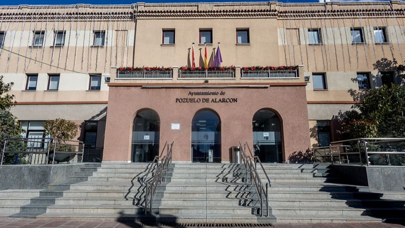 Fachada del Ayuntamiento de Pozuelo de Alarcón (Madrid).