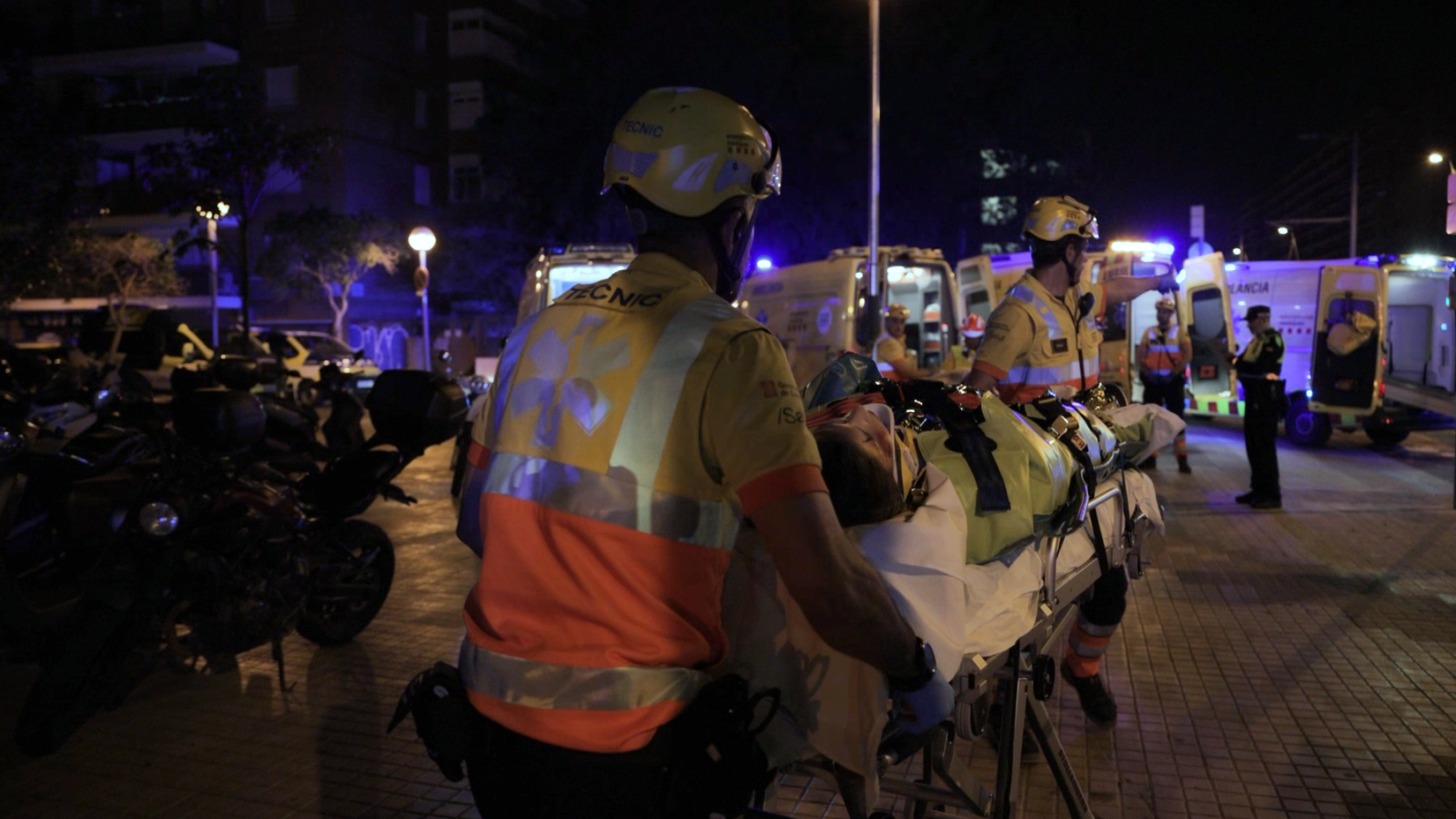 50 ferits i la sortida a l'exterior d'un pacient després de 54 dies a l'UCI, a 'Hospital de Proximitat'