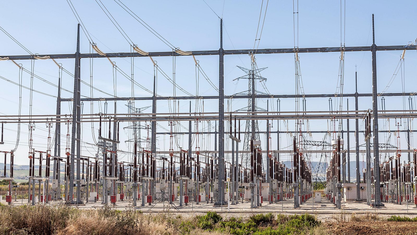 Ceuta sufre un apagón que deja sin luz a la ciudad durante una hora tras un incidente de la red en Cádiz