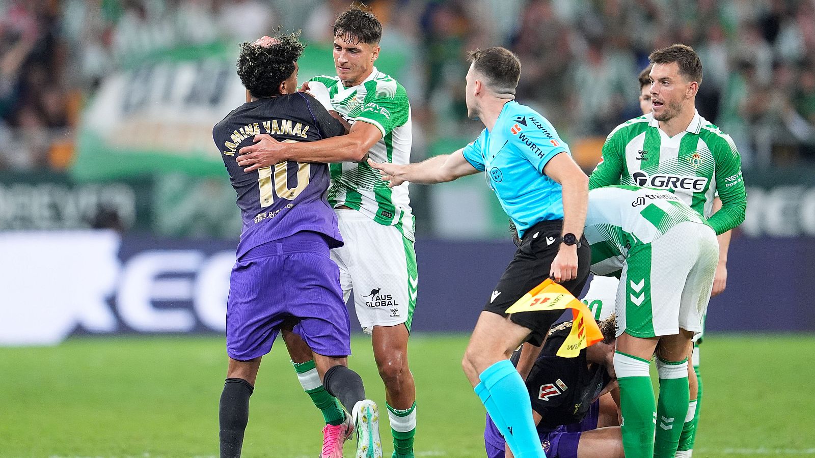 Cuatro partidos de sanción a Facundo Bernal, del Betis