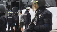 Policía Nacional y Guardia Civil desalojan en Ceuta a casi 300 migrantes de garajes y azoteas en la barriada de El Príncipe