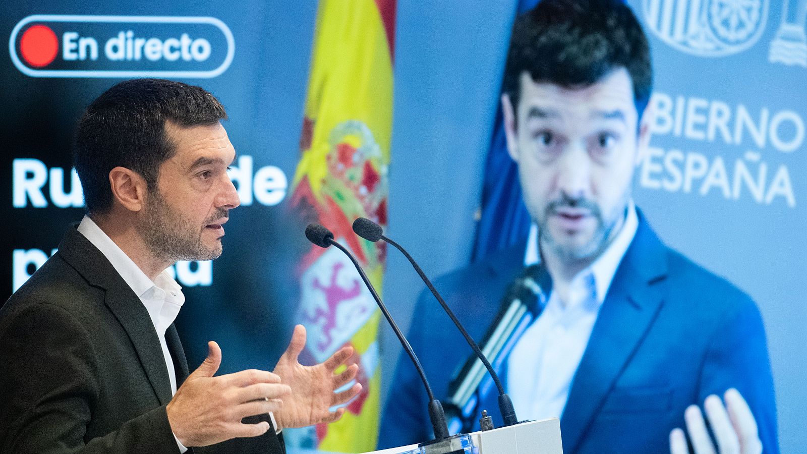 El ministro de Derechos Sociales, Consumo y Agenda 2030, Pablo Bustinduy, en rueda de prensa.