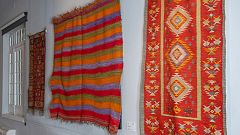 El arte textil de los 'scoarte', patrimonio de la Unesco, llega de Rumanía a Madrid