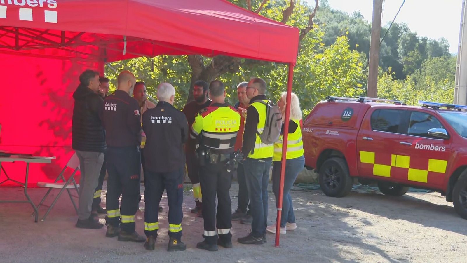 Punt de comendament del Bombers i els Mossos pròxim a l'indret de l'accident