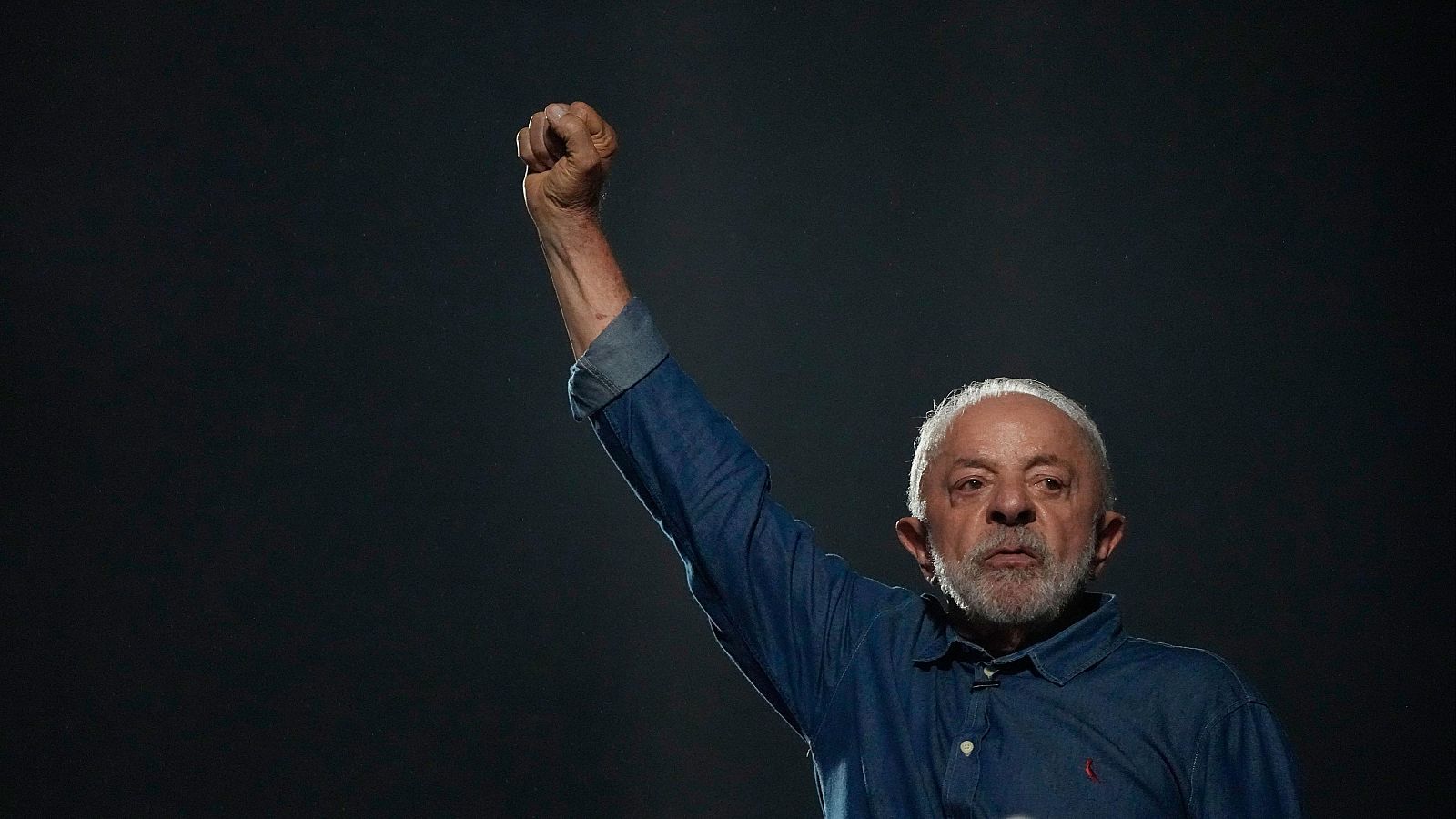 Lula celebra su victoria en Brasil