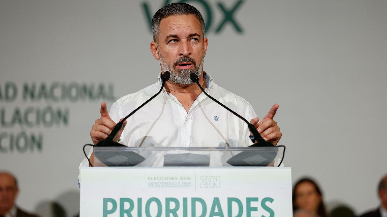 El líder de Vox, Santiago Abascal, presenta a los candidatos del partido para las elecciones del 29N en Talavera de la Reina