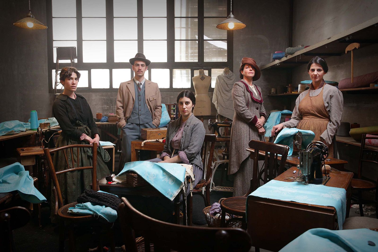 Reparto principal de 'La mujer del siglo'