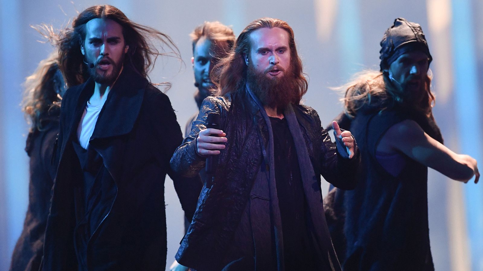 Rasmussen es el líder de la banda "Hair Metal Heröes" en Eurovisión 2018