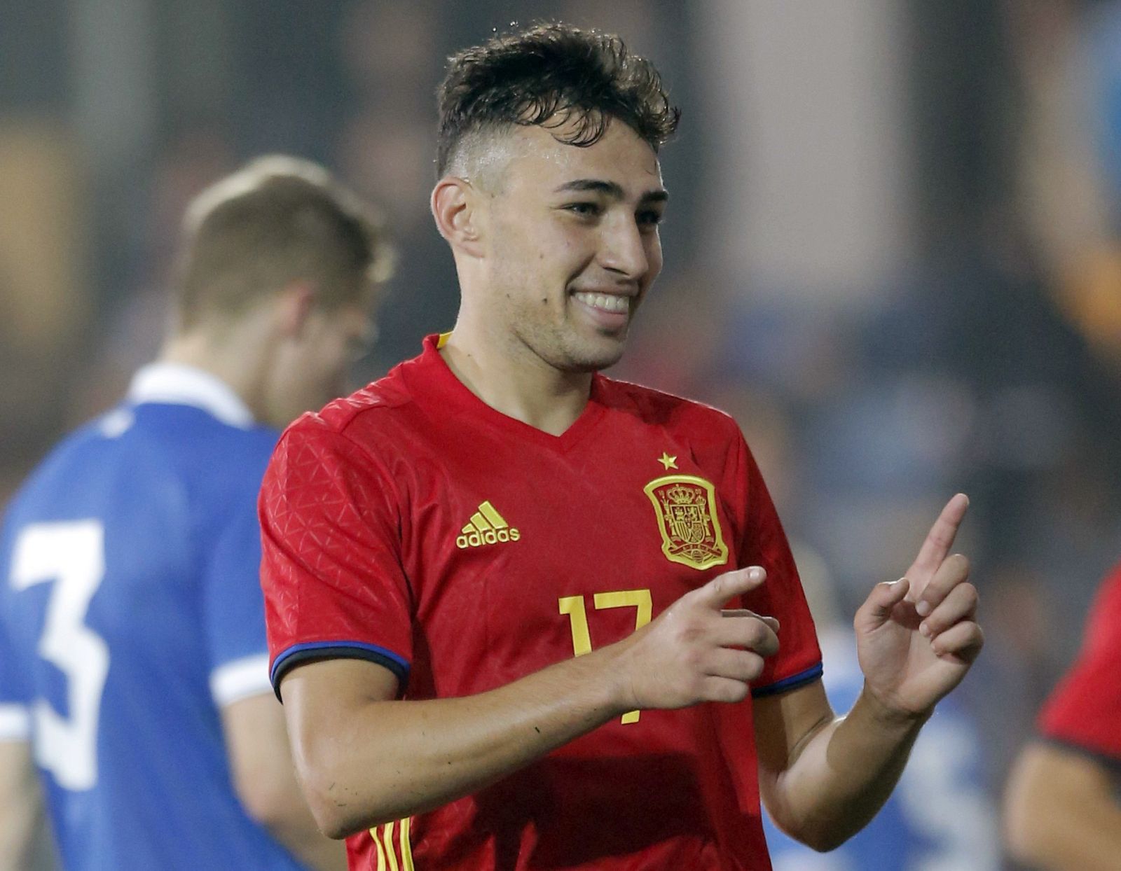 Imagen de archivo de Munir El Haddadi Mohamed con la camiseta de la selección española sub'21.