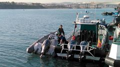 Un niño muere al ser arrollado por una lancha en una playa de Algeciras