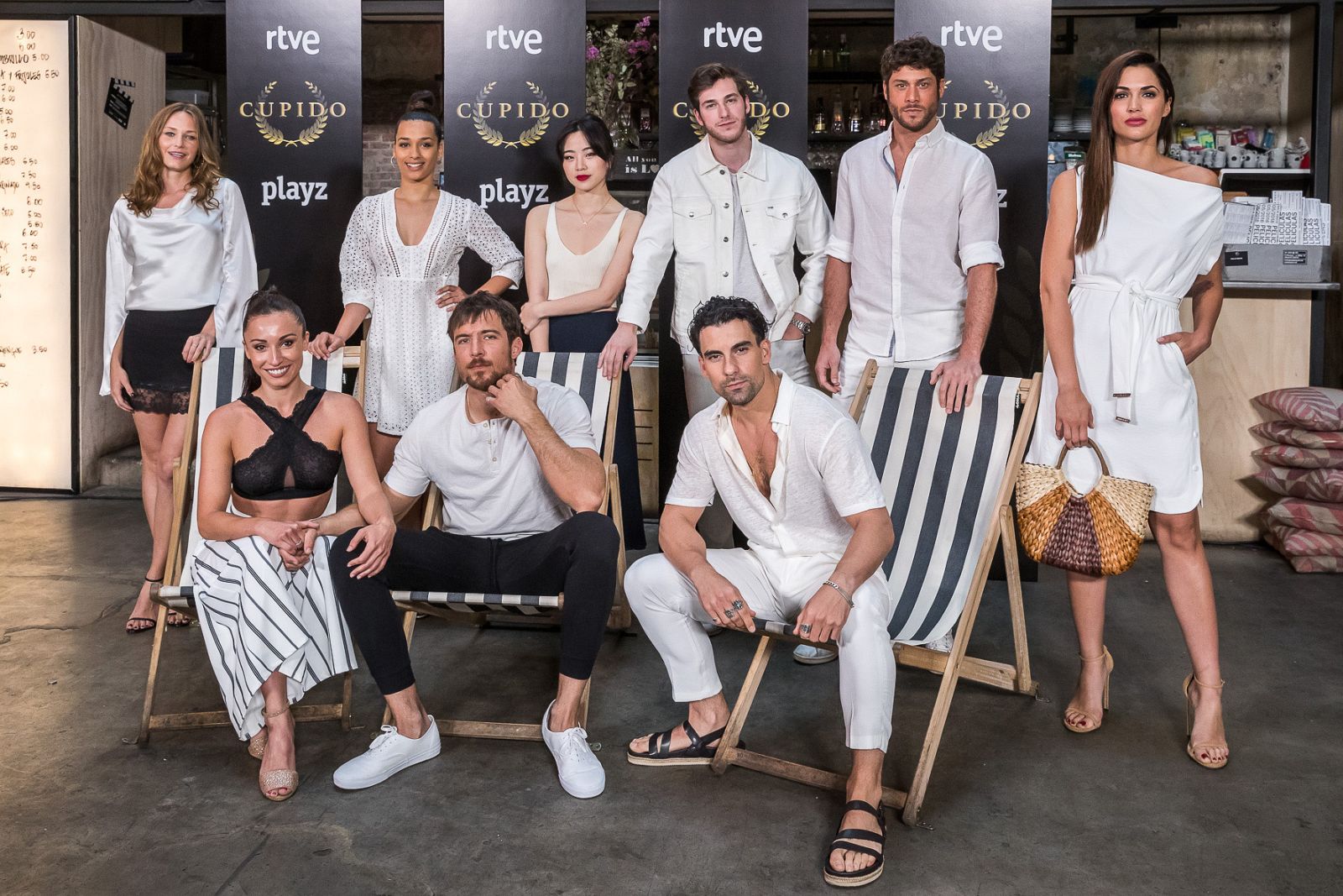 El reparto de 'Cupido' durante la presentación de la serie