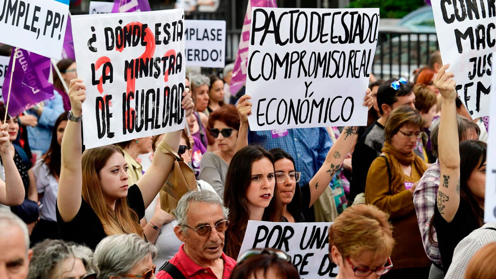 Manifestación para exigir el aumento del presupuesto destinado a la lucha contra la violencia de género