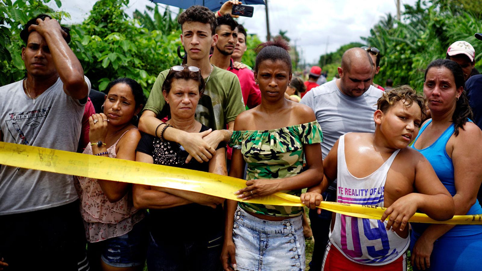 Los vecinos fueron los primeros en tratar de auxiliar a las víctimas del avión accidentado en Cuba