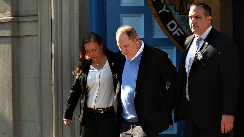 Harvey Weinstein queda en libertad vigilada tras pagar una fianza de un millón de dólares