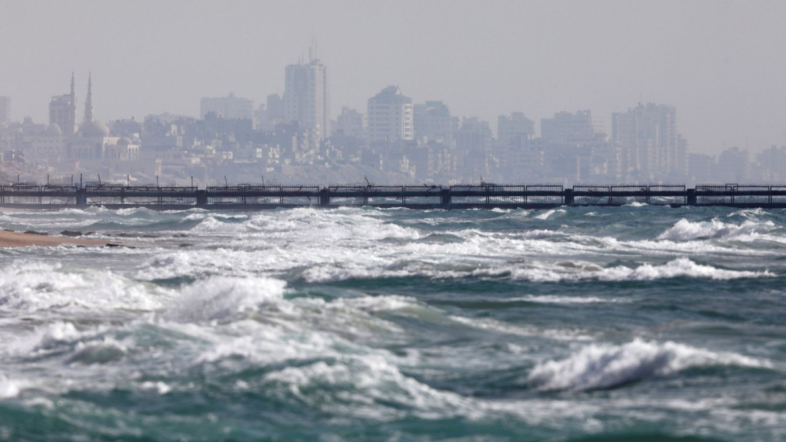 Imagen de la frontera marítima entre Israel y Gaza vista desde Zikim, Israel