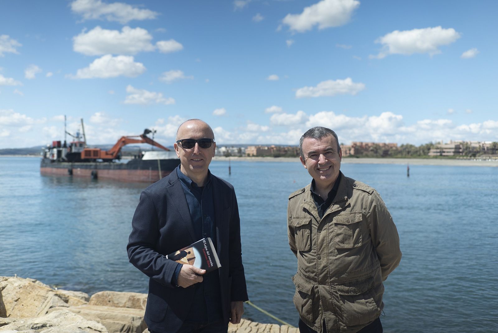 Óscar López y Lorenzo Silva hablarán sobre 'Lejos del corazón'