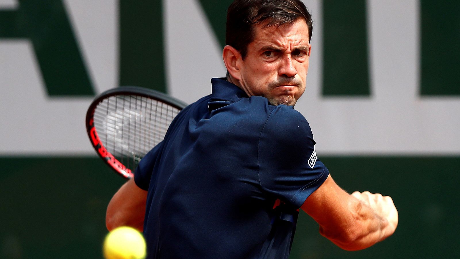 Guillermo García-Lopez sorprende a Stan Wawrinka en París