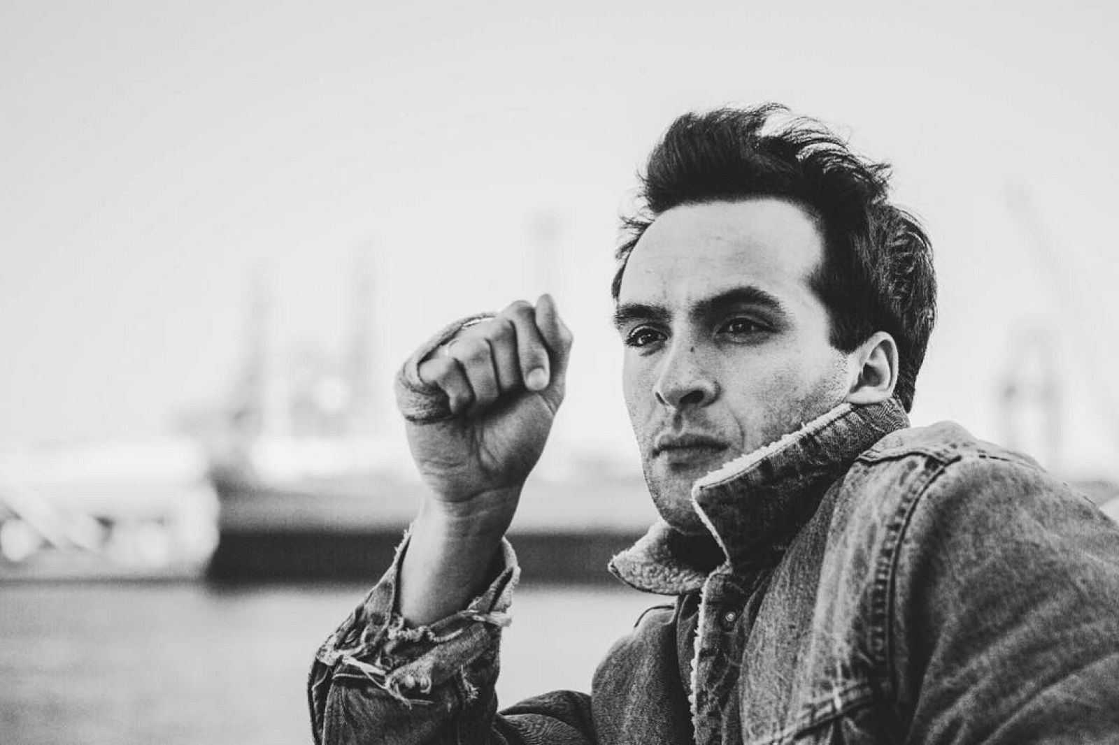 Las redes se despiden de Ricardo Gómez, "Carlitos" en 'Cuéntame'