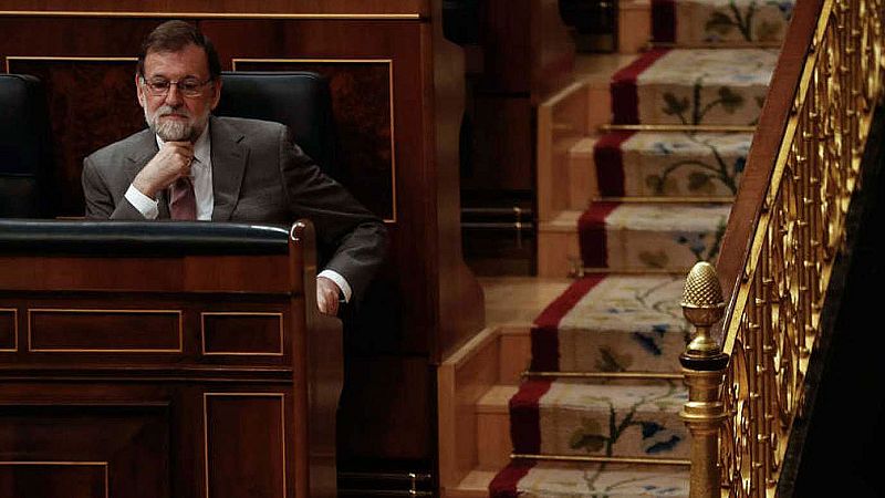 Rajoy, caída de un superviviente de la política acorralado por la corrupción
