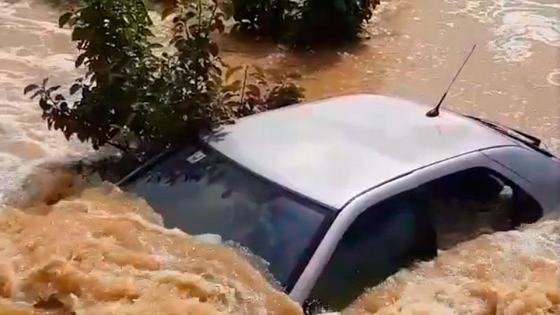 Las lluvias torrenciales causan incidentes e inundaciones en Valencia, Albacete y Murcia