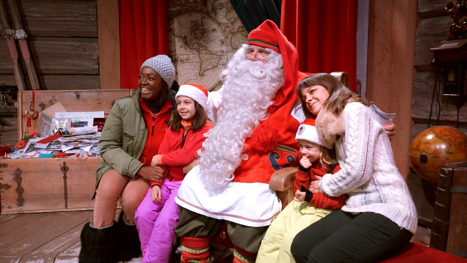 La visita a Papá Noel es obligada en Laponia