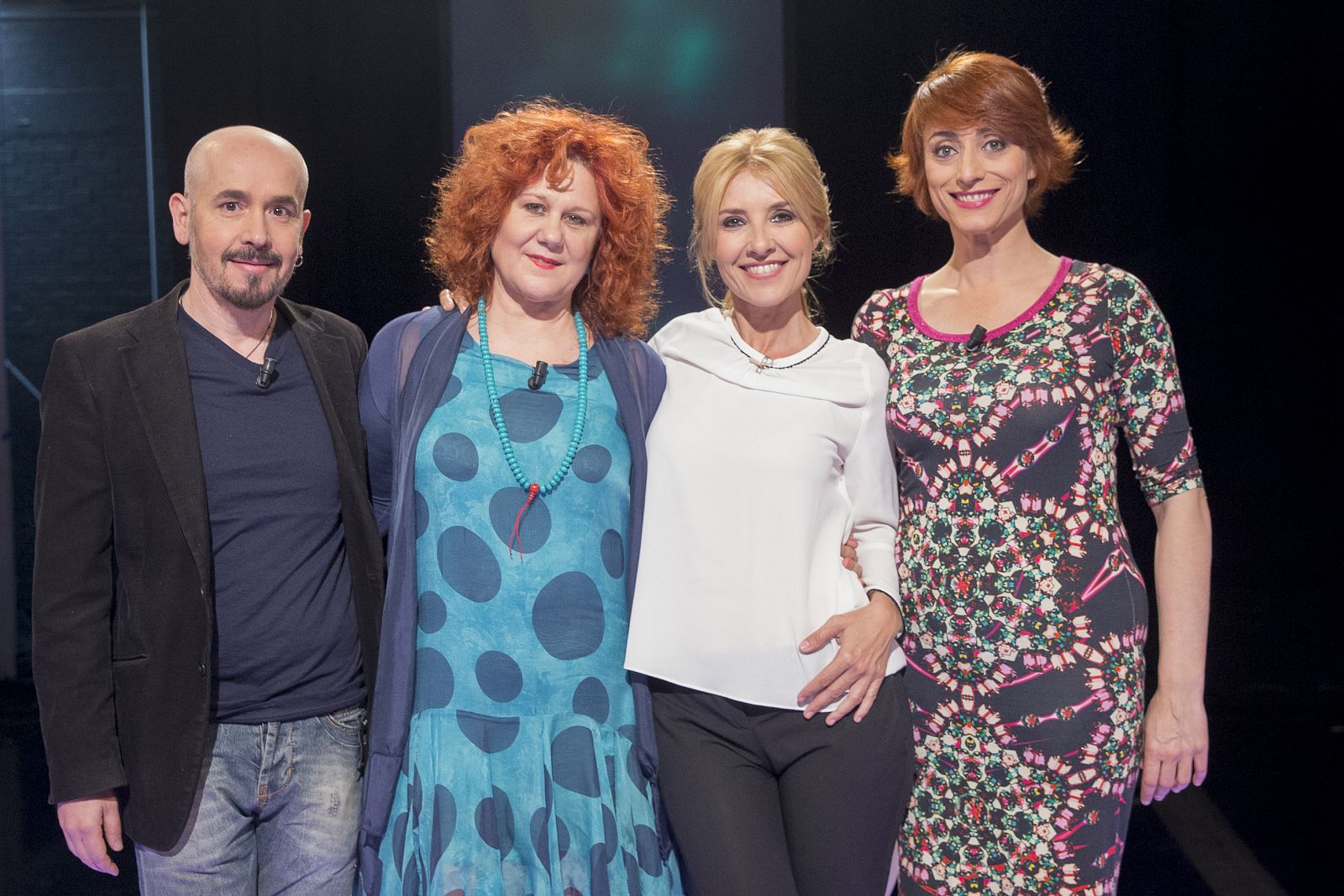 Cayetana Guillén Cuervo junto a Miguel Vagalume, Isabel Serrano y Celia Blanco.