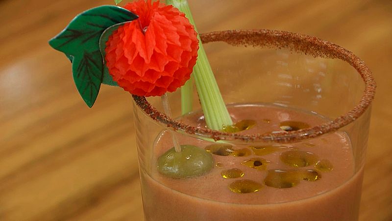 Sopa fr�a de tomate con albahaca