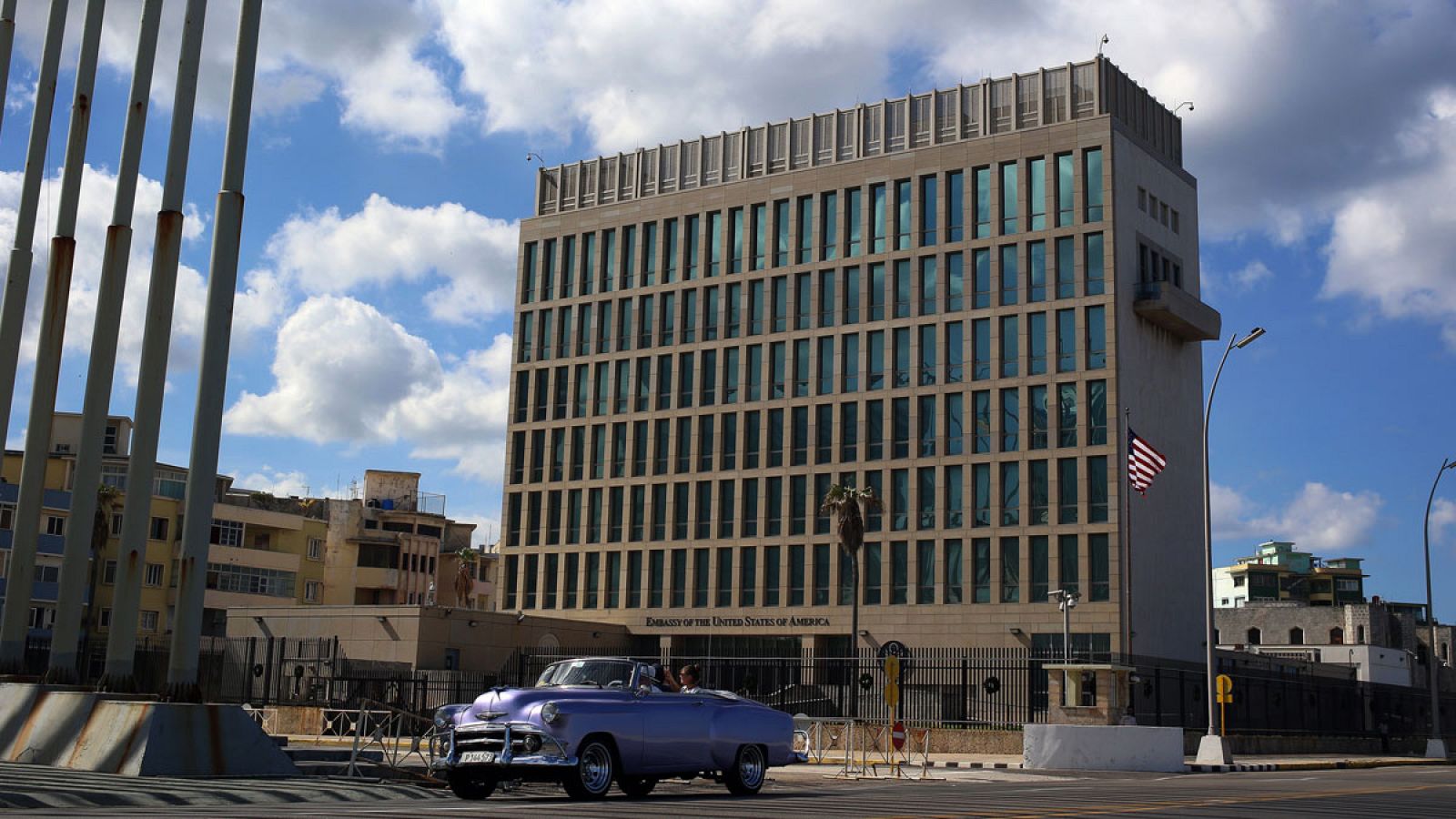 EE.UU. evalúa el estado de salud de otros dos funcionarios estadounidenses en Cuba