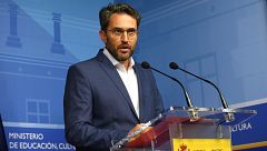 Màxim Huerta dimite para proteger de "la jauría" el "proyecto de regeneración de Sánchez"