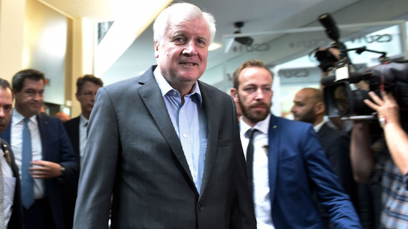 El líder del partido alemán CSU y ministro de Interior, Horst Seehofer