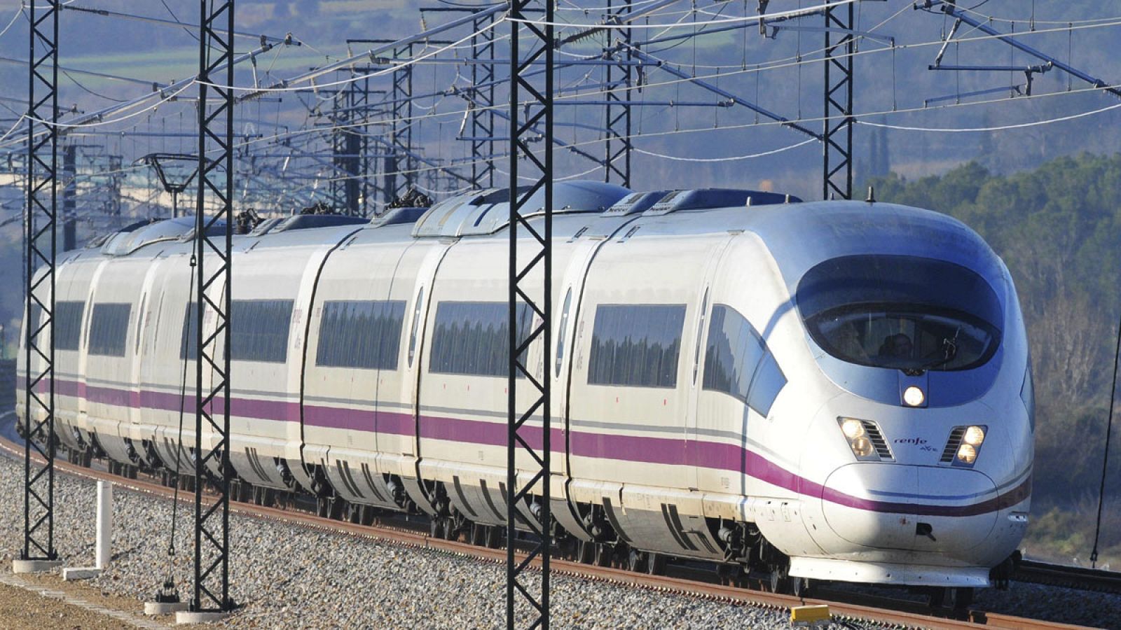 El cuerpo de geógrafos estima que se han "despilfarrado" más de 26.000 millones de gastos en el AVE