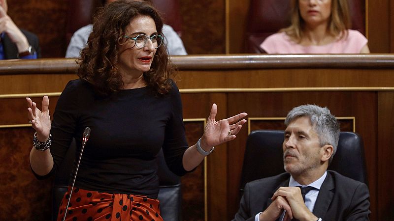 La ministra de Hacienda promete más transparencia y rigor en la regla de gasto para ayuntamientos y autonomías