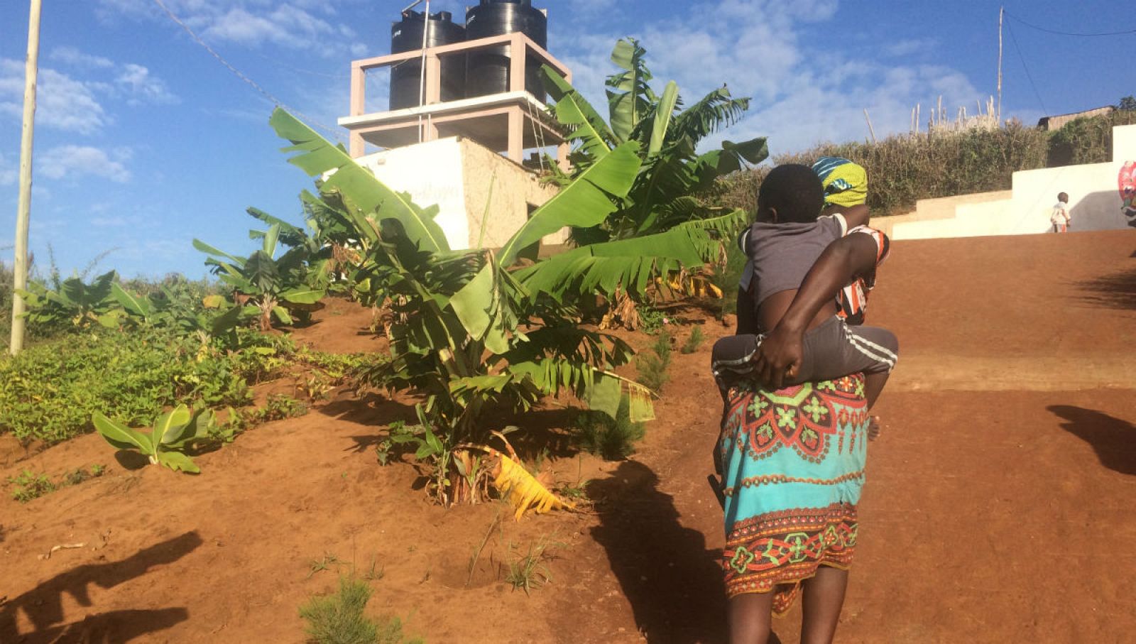 Depósitos junto a la guardería de los mercedarios en el barrio 2013, Xai Xai