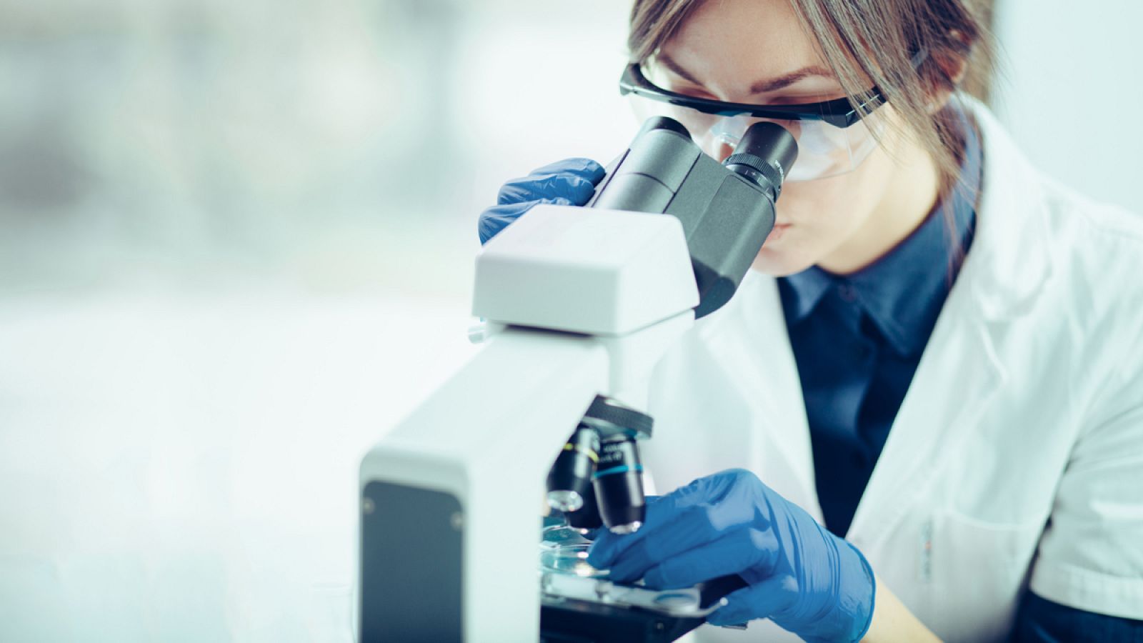 El 'techo de cristal' mide la proporción entre hombres y mujeres en puestos directivos, representando el 1 la igualdad total.