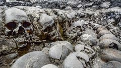 Hallan en Ciudad de México restos de muros aztecas hechos con cráneos
