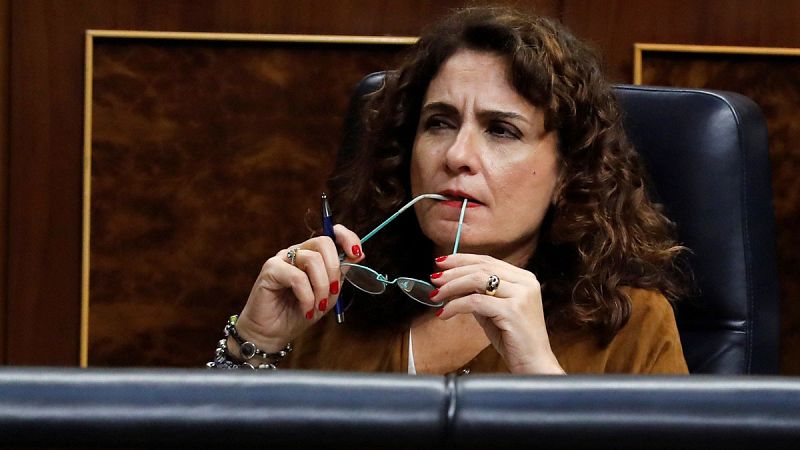 El Gobierno confirma un nuevo impuesto a la banca y anuncia un tipo mínimo en Sociedades