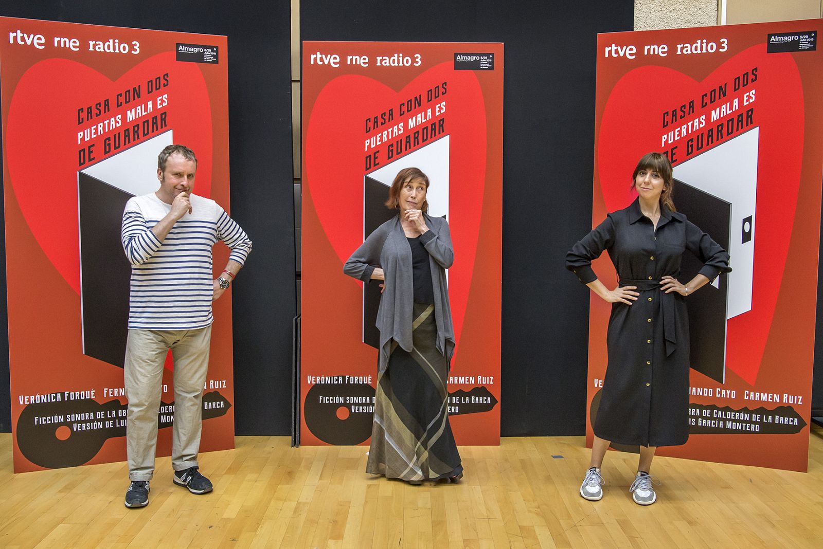 Fernando Cayo, Verónica Forqué y Carmen Ruiz protagonizan la ficción sonora de RNE 'Casa con dos puertas mala es de guardar'