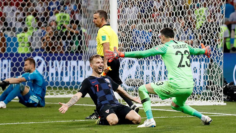 Croacia impone su pica en los penaltis y baja de las nubes a Rusia