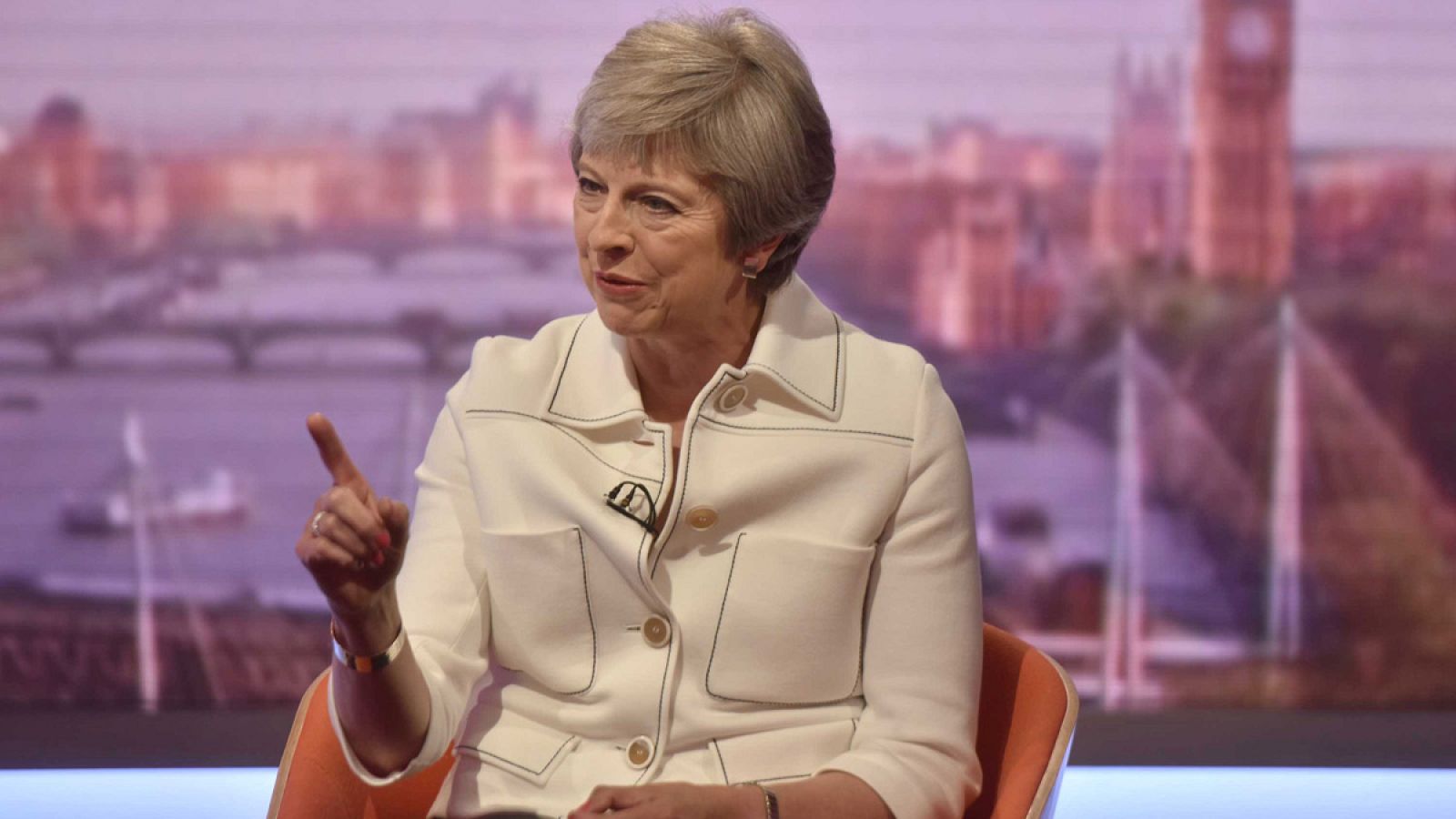 La primera ministra británica, Theresa May, durante su entrevista en la BBC