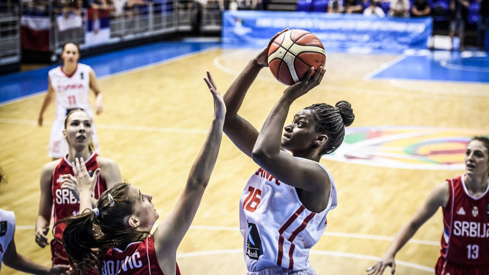 Imagen de la final del Europeo sub-20 entre España y Serbia