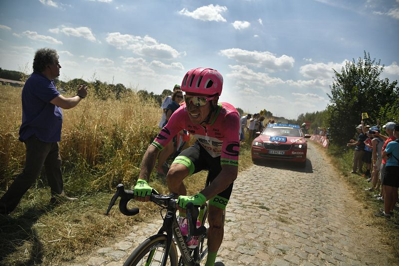 El colombiano Urán se retira del Tour por las lesiones de la caída de Roubaix