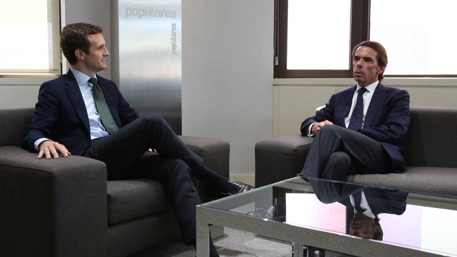 Aznar y Casado se reúnen en Génova